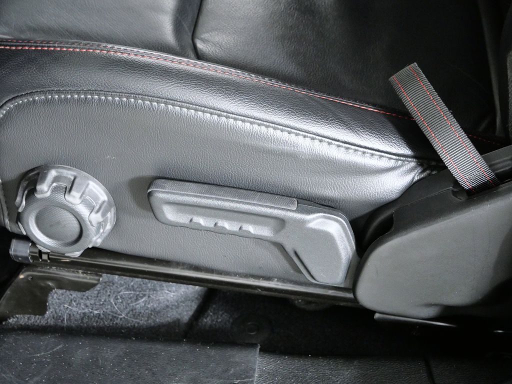 Thumbnail: 2018 Jeep Wrangler - 38