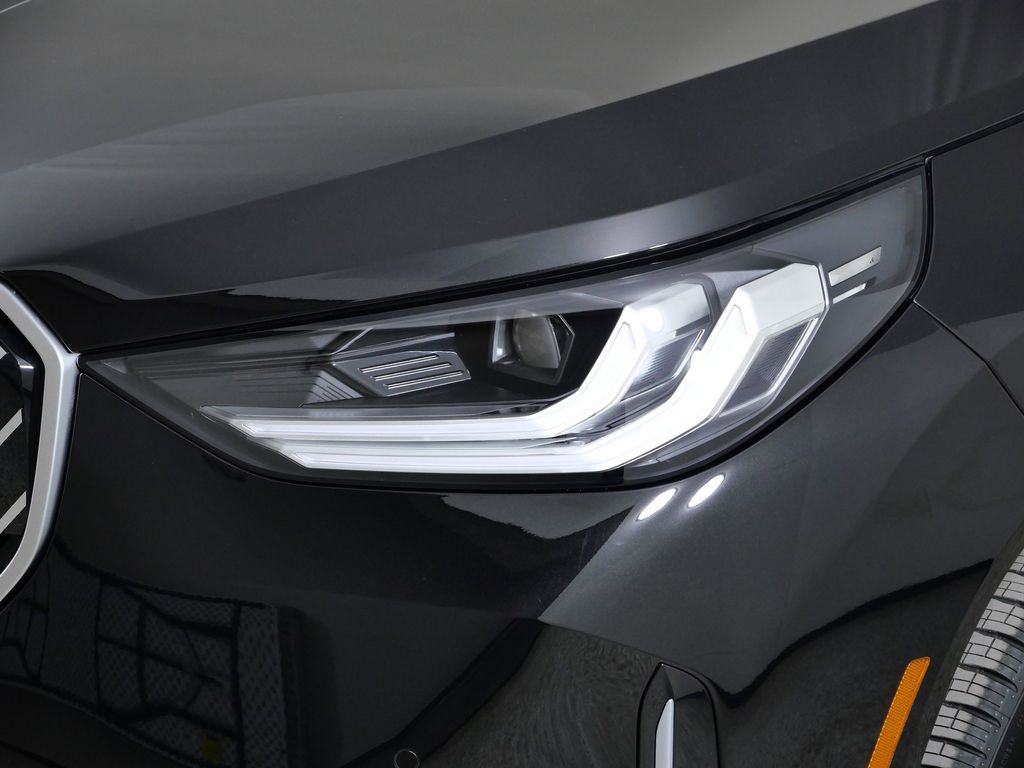 Thumbnail: 2026 BMW X3 - 3