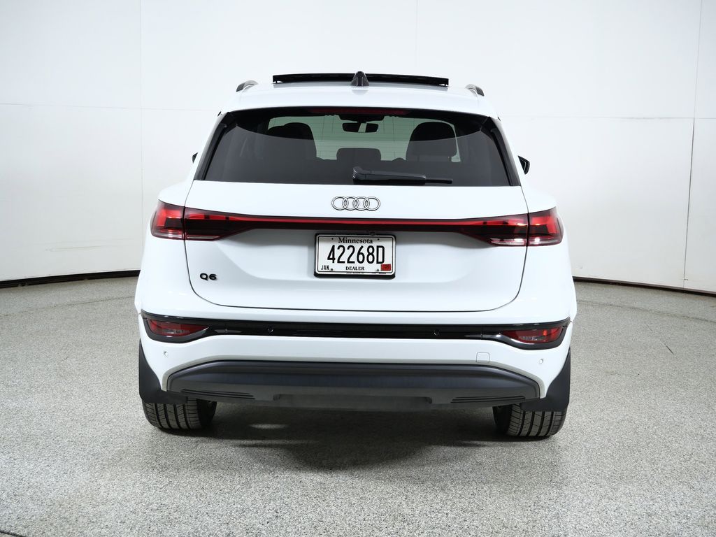 Thumbnail: 2025 Audi Q6 e-tron - 11