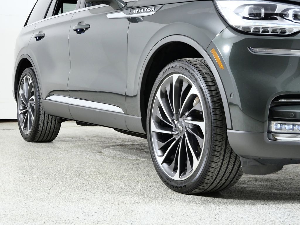 Thumbnail: 2023 Lincoln Aviator - 7