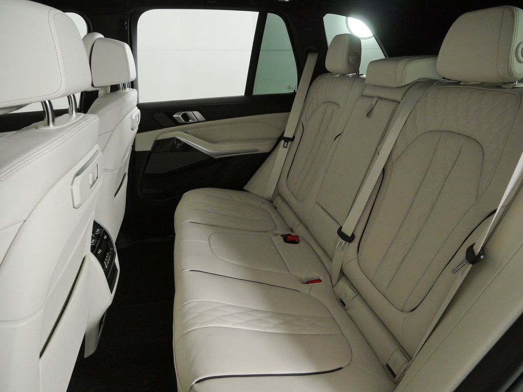 Thumbnail: 2026 BMW X5 - 33