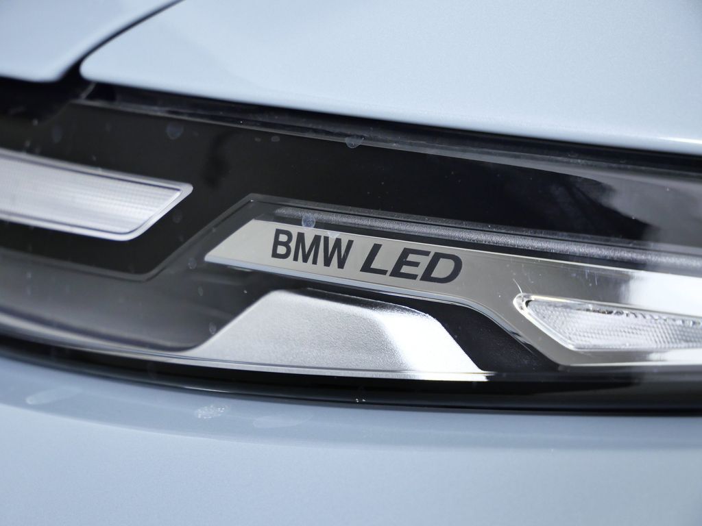 Thumbnail: 2026 BMW X7 - 4