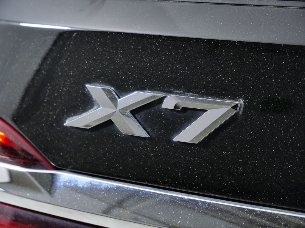 Thumbnail: 2020 BMW X7 - 14