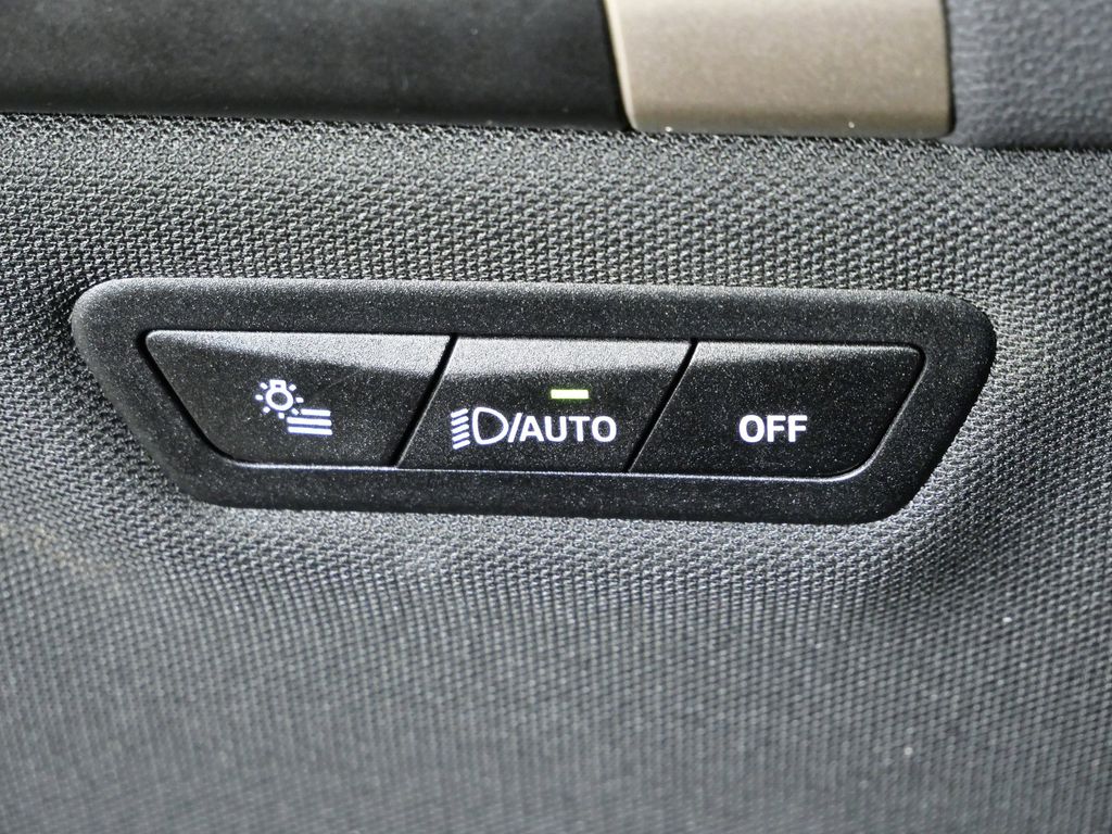 Thumbnail: 2025 BMW iX - 43