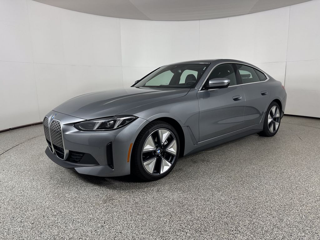 Thumbnail: 2025 BMW i4 - 5