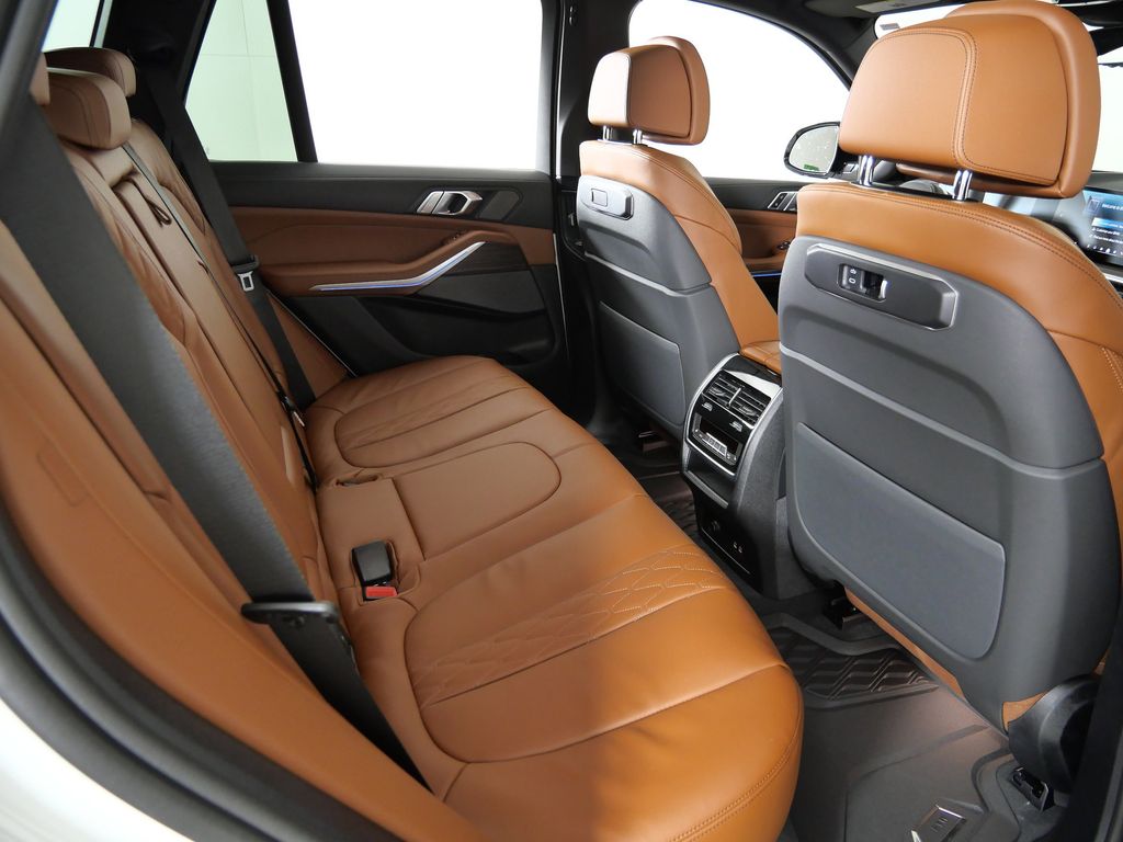 Thumbnail: 2026 BMW X5 - 26