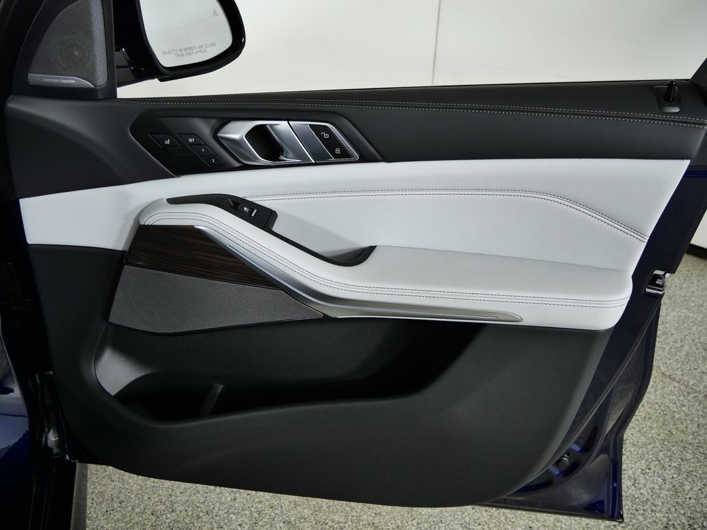 Thumbnail: 2026 BMW X5 - 19