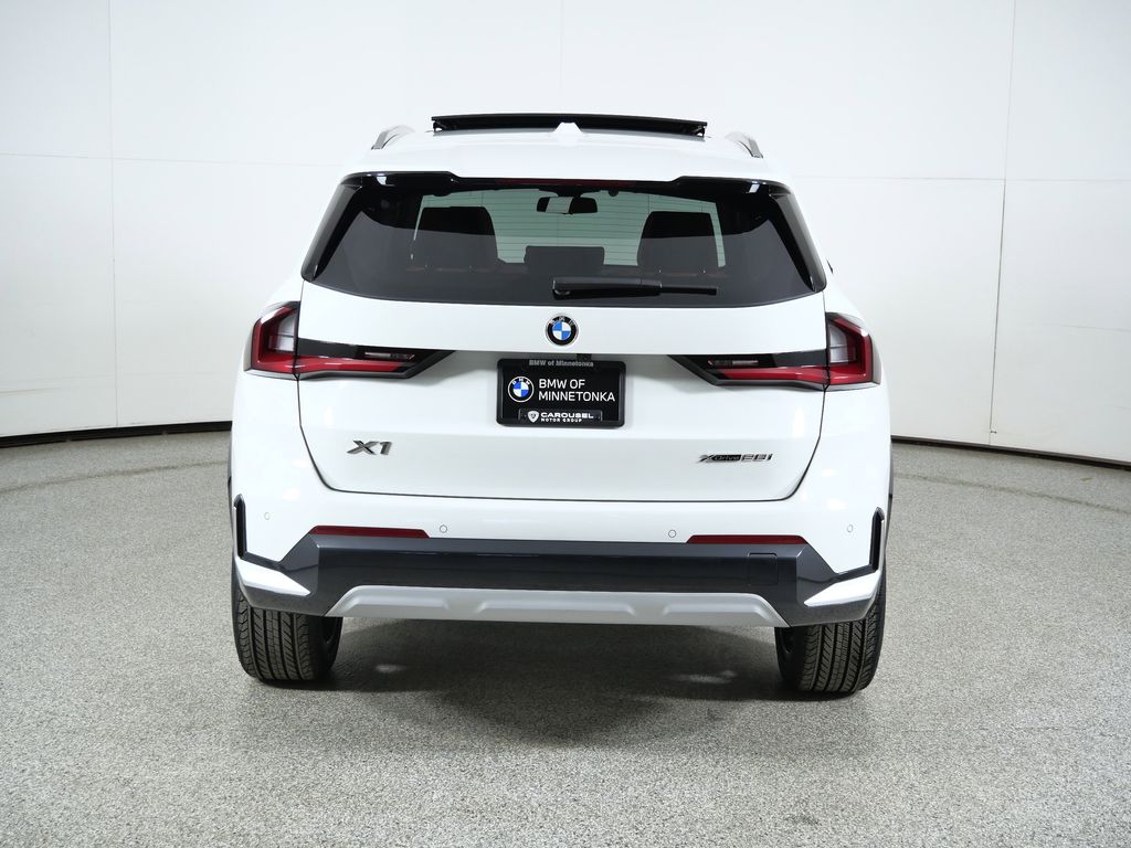 Thumbnail: 2026 BMW X1 - 10