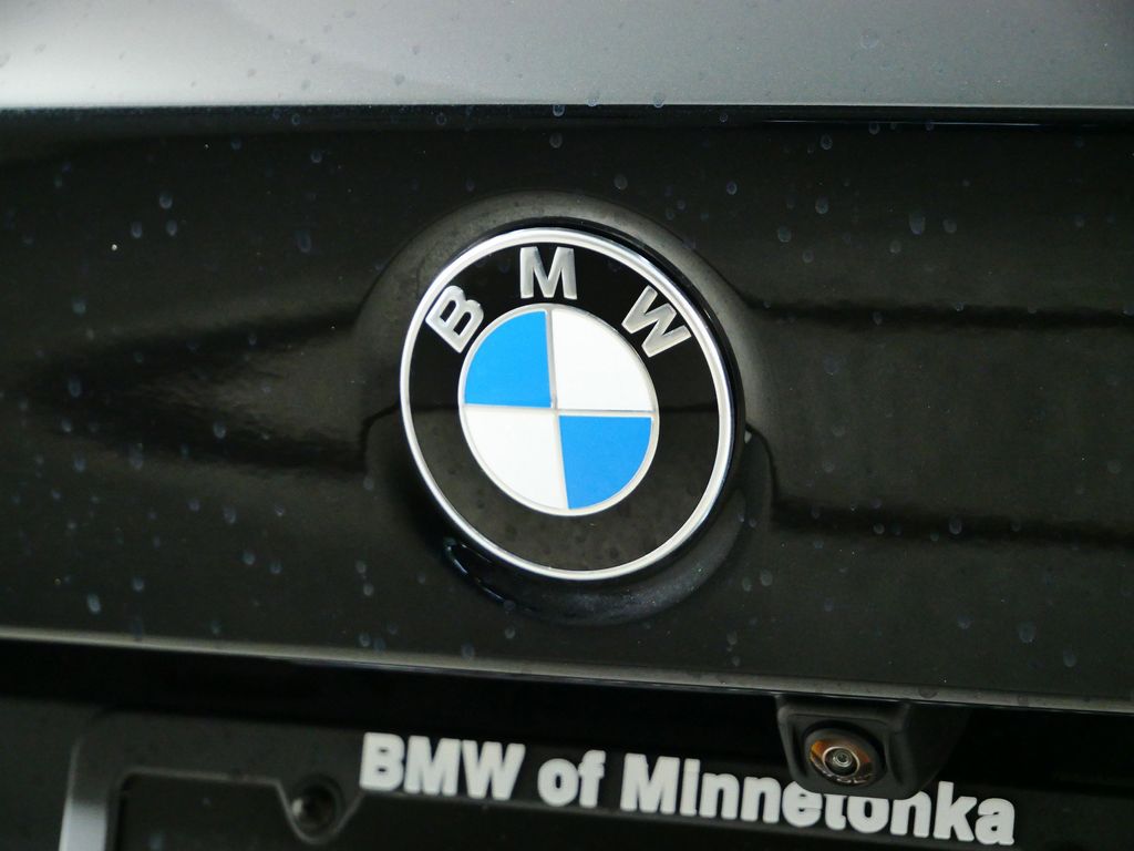 Thumbnail: 2025 BMW 3 Series - 10