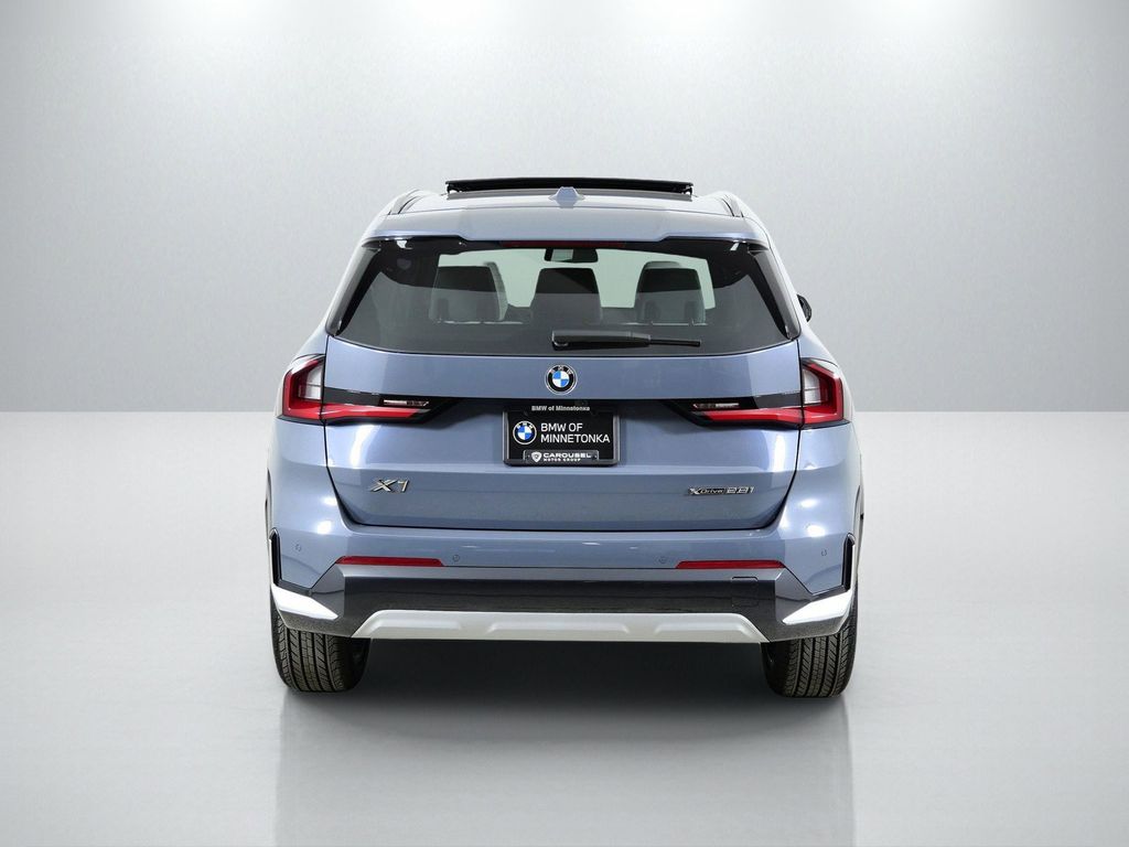 Thumbnail: 2026 BMW X1 - 10