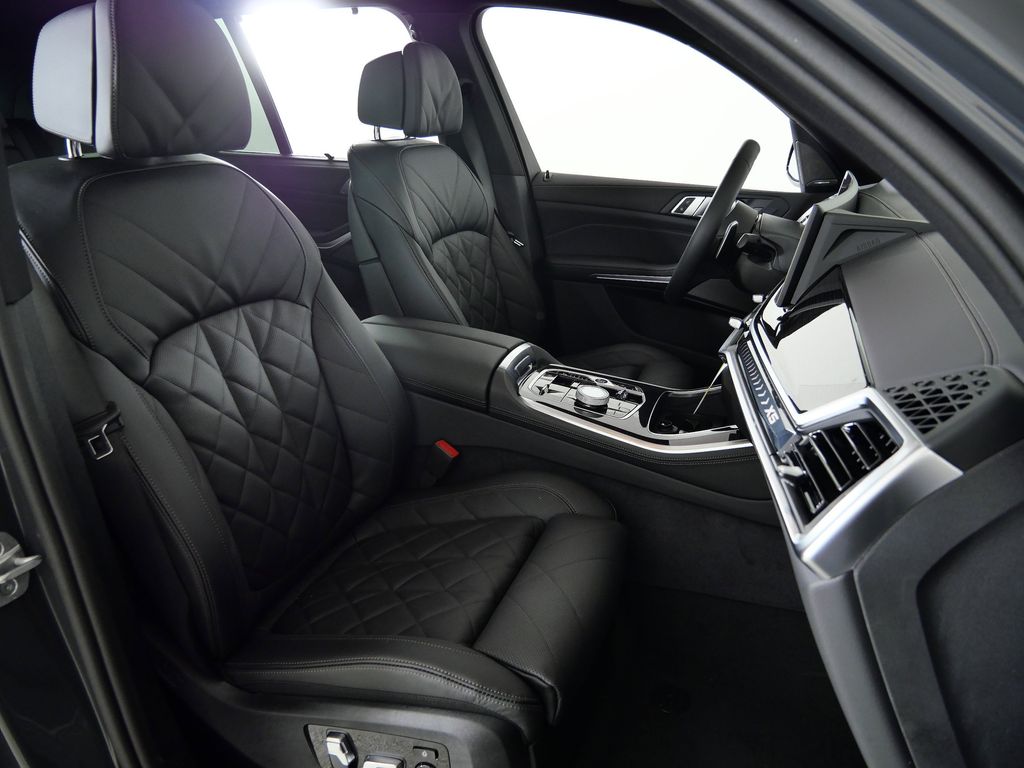 Thumbnail: 2026 BMW X5 - 19