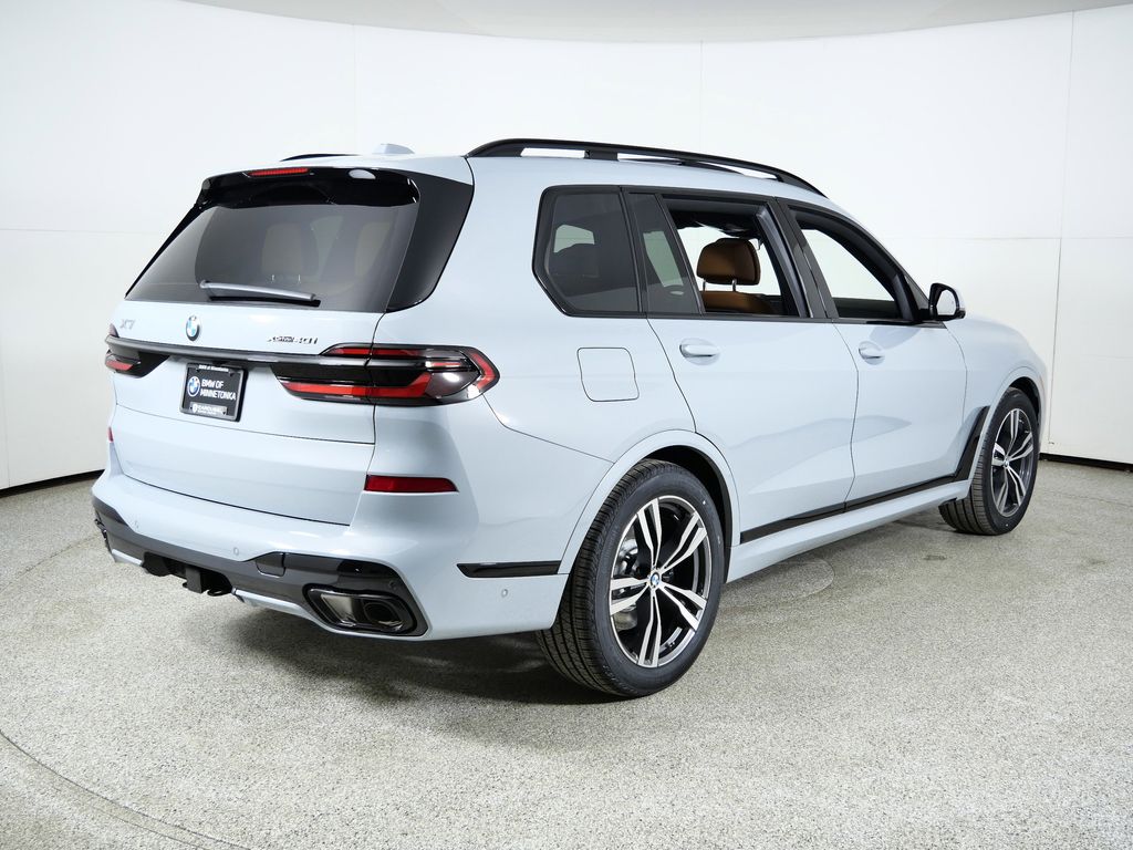 Thumbnail: 2026 BMW X7 - 9