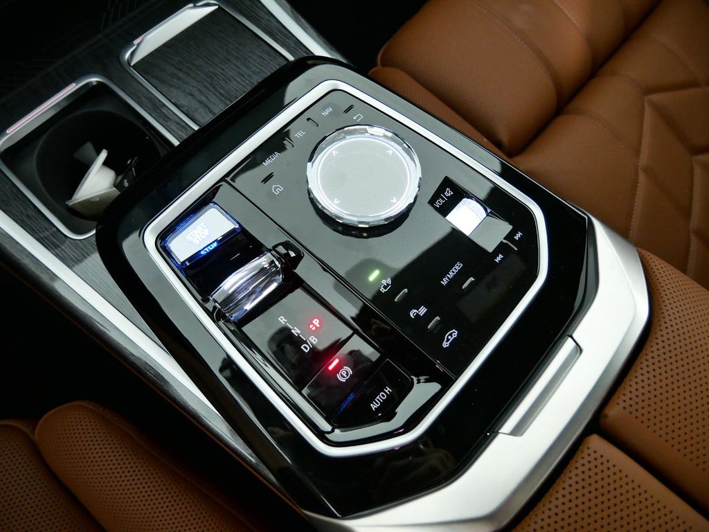 Thumbnail: 2024 BMW i7 - 47
