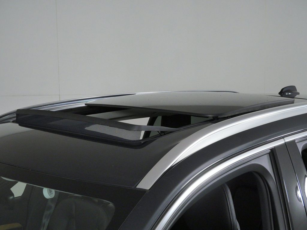 Thumbnail: 2021 Volvo XC90 - 18