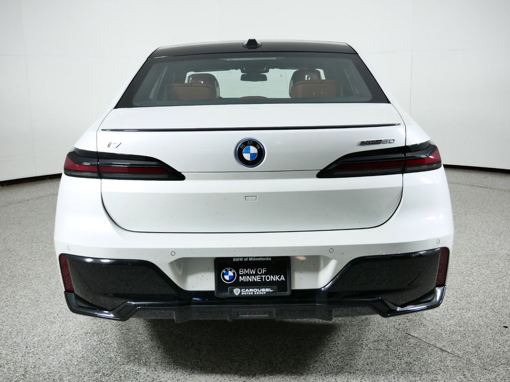 Thumbnail: 2024 BMW i7 - 9