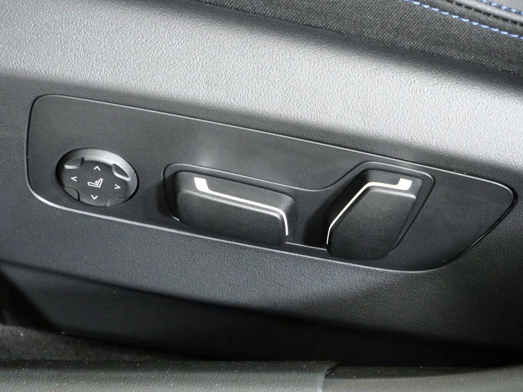 Thumbnail: 2026 BMW i5 - 38