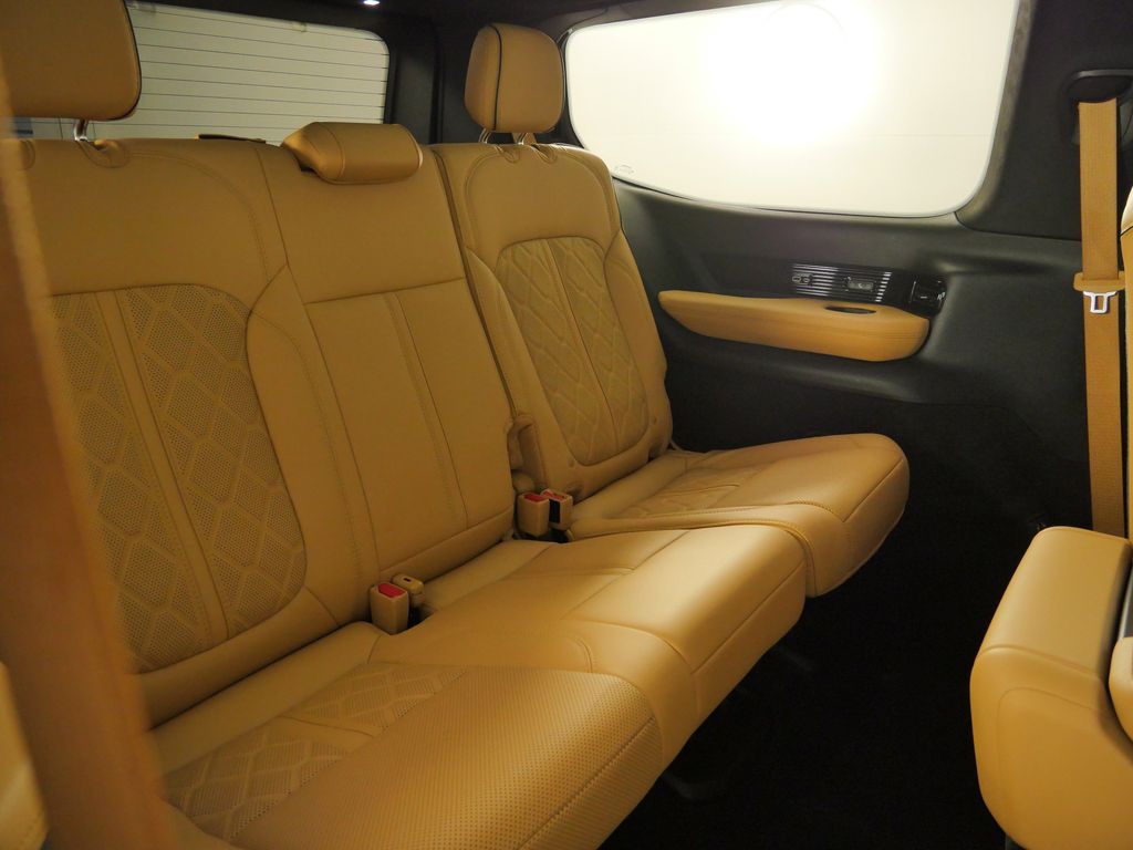 Thumbnail: 2023 Jeep Grand Wagoneer - 29