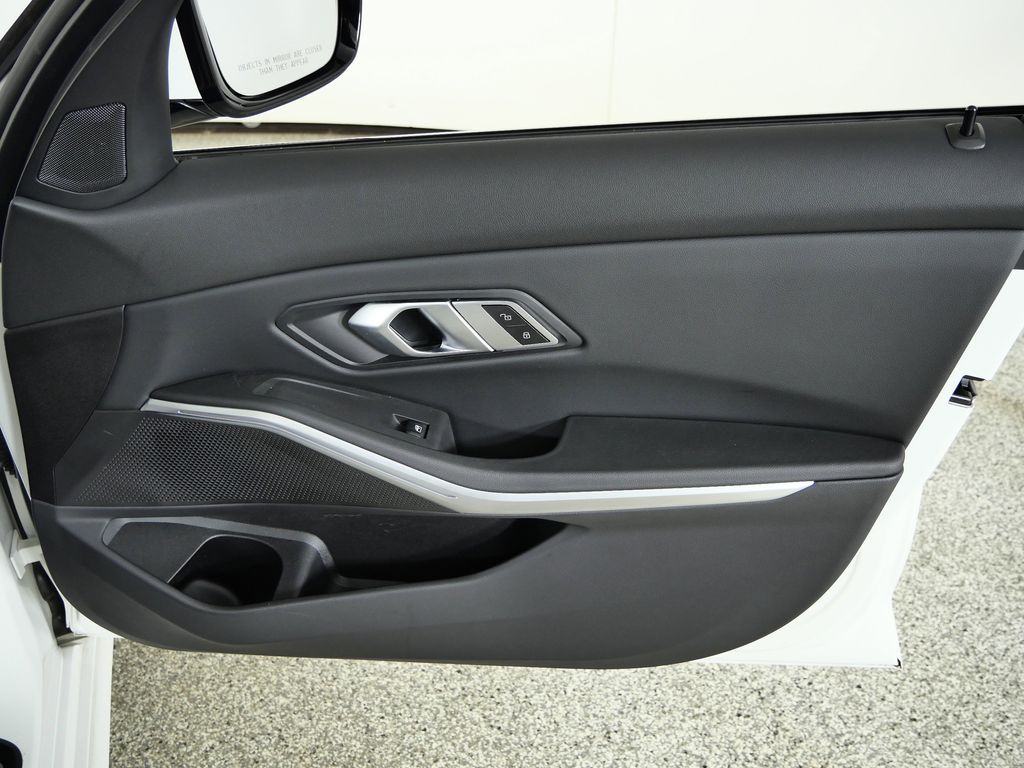 Thumbnail: 2023 BMW 3 Series - 23