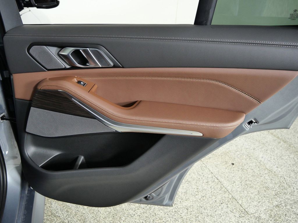 Thumbnail: 2026 BMW X5 - 25