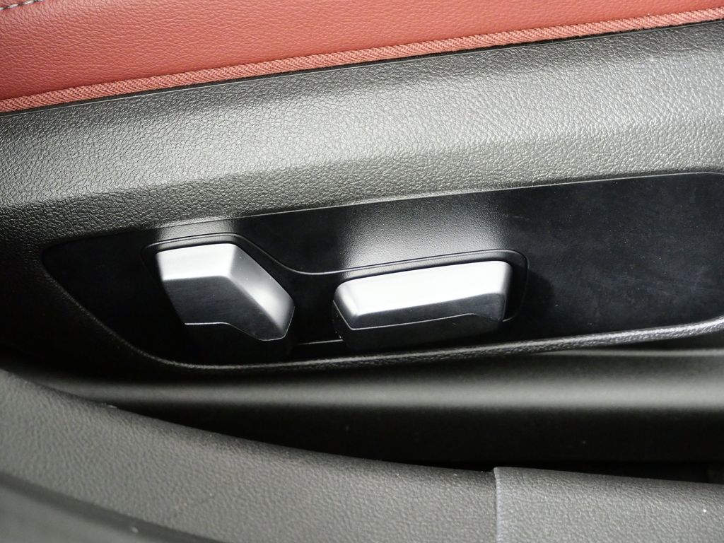 Thumbnail: 2022 BMW 3 Series - 23