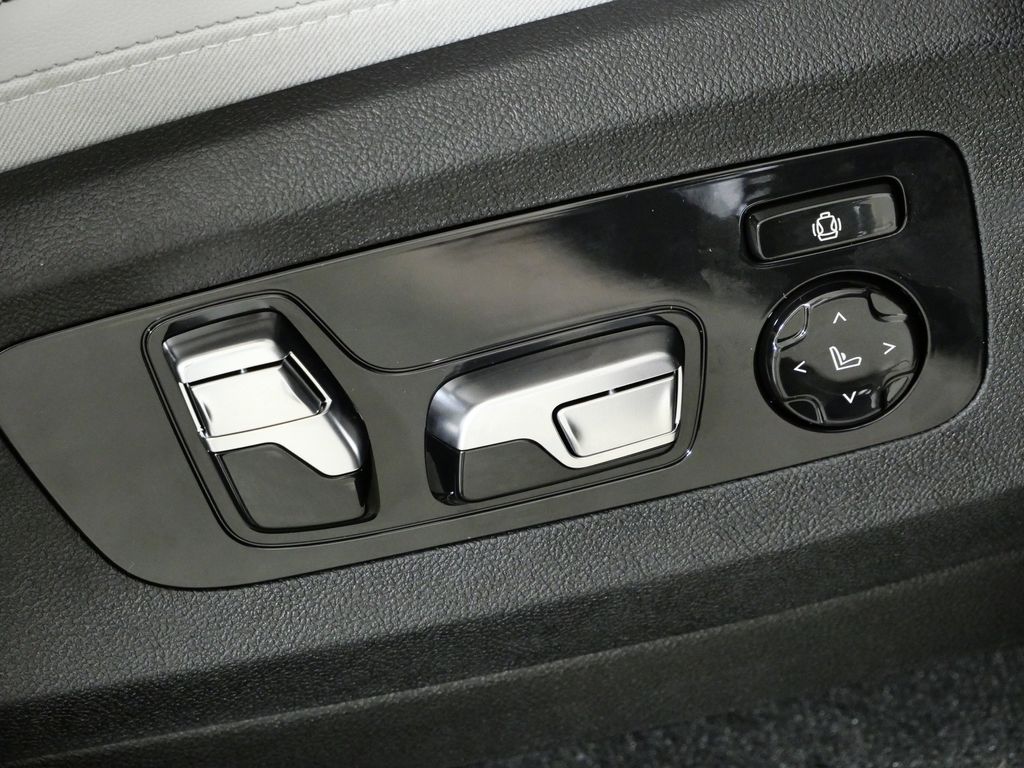 Thumbnail: 2026 BMW X5 - 22