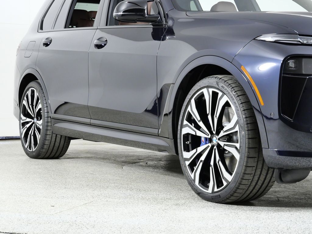 Thumbnail: 2026 BMW X7 - 6