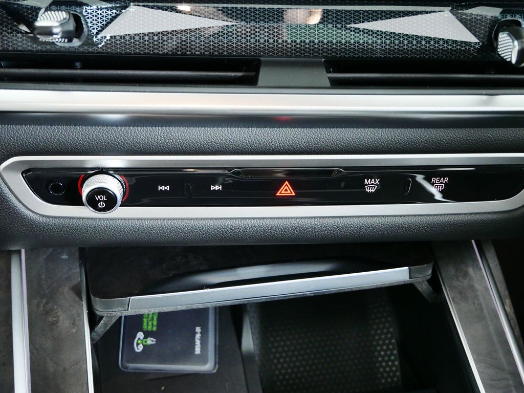 Thumbnail: 2026 BMW X7 - 48