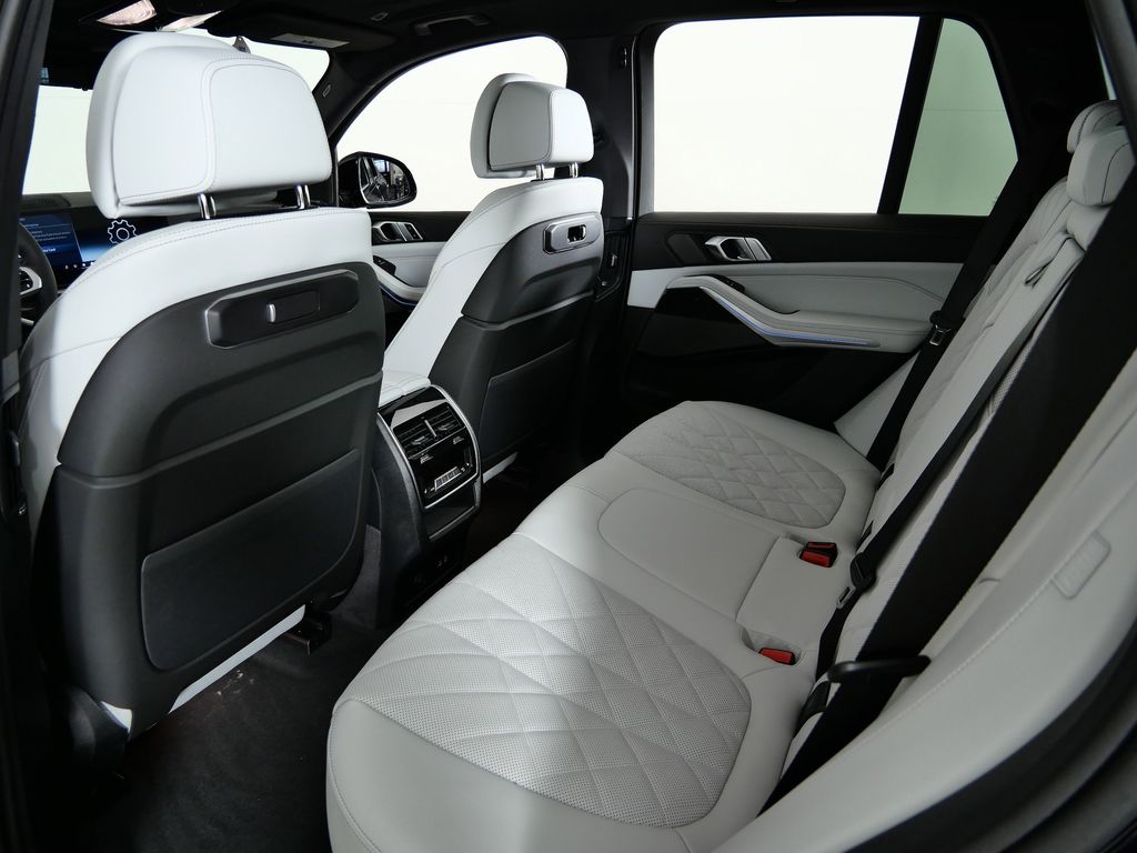 Thumbnail: 2026 BMW X5 - 32