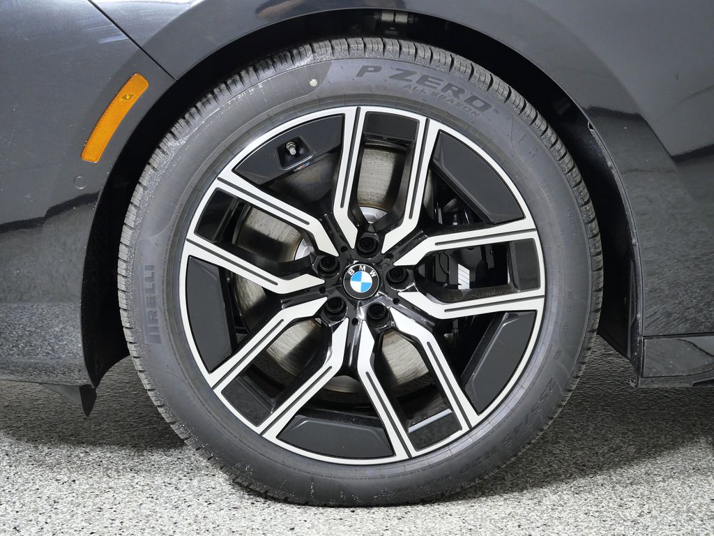 Thumbnail: 2026 BMW 7 Series - 17