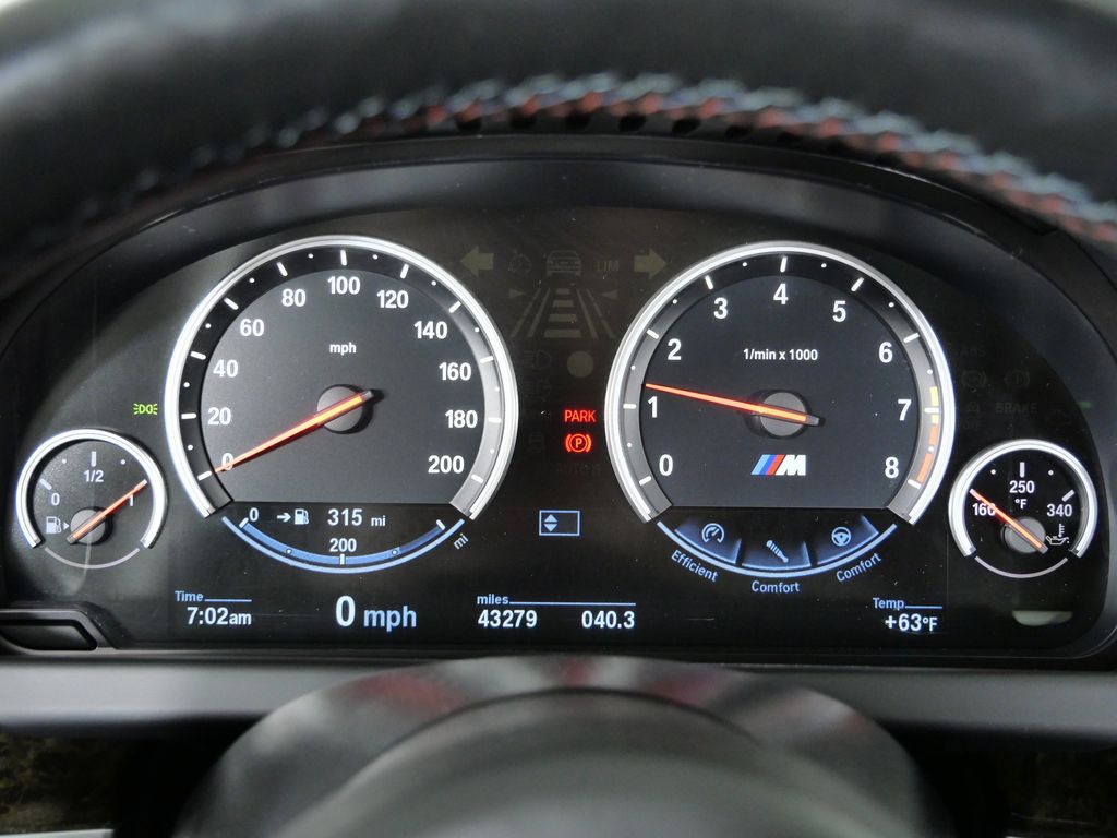 Thumbnail: 2015 BMW M6 - 51