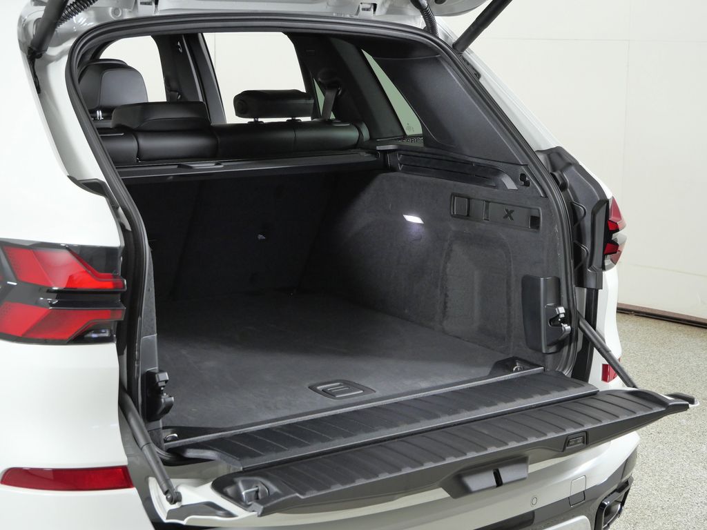 Thumbnail: 2026 BMW X5 - 29