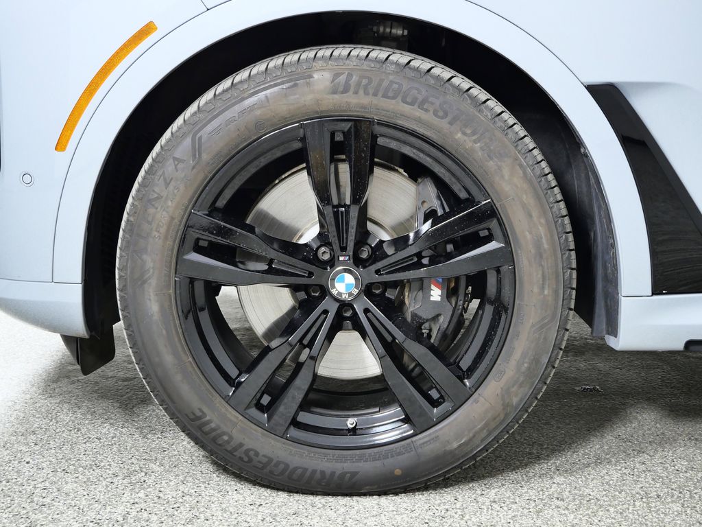 Thumbnail: 2025 BMW X7 - 18