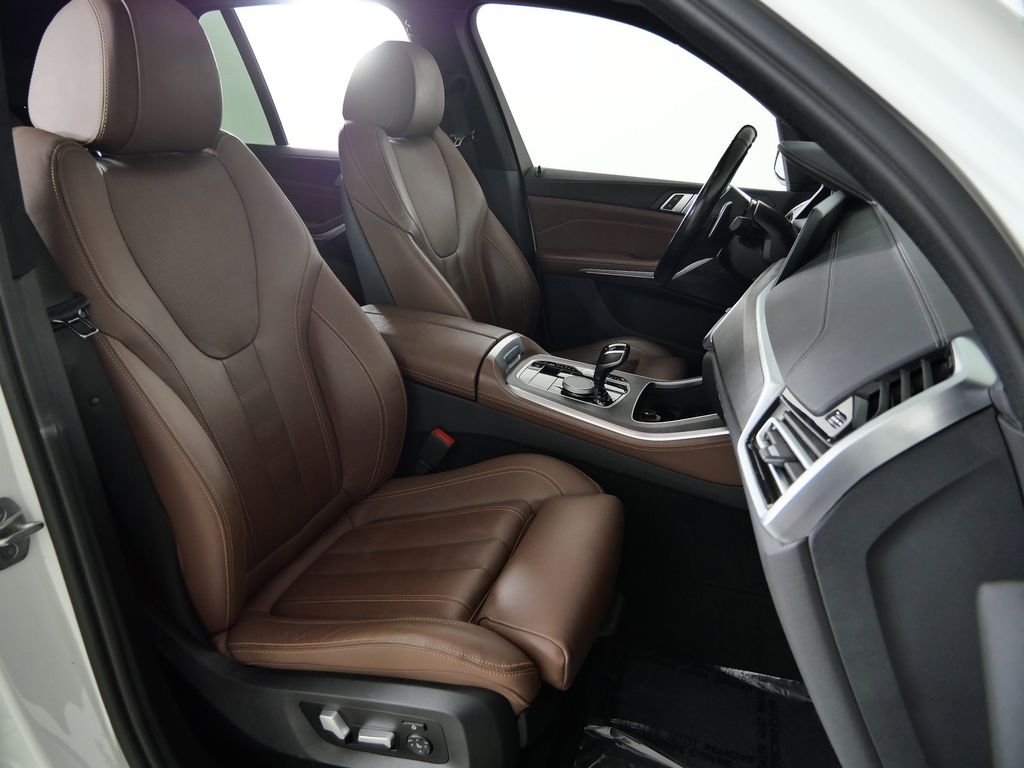 Thumbnail: 2022 BMW X5 - 22