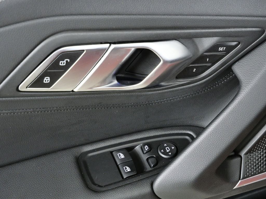 Thumbnail: 2025 BMW Z4 - 35