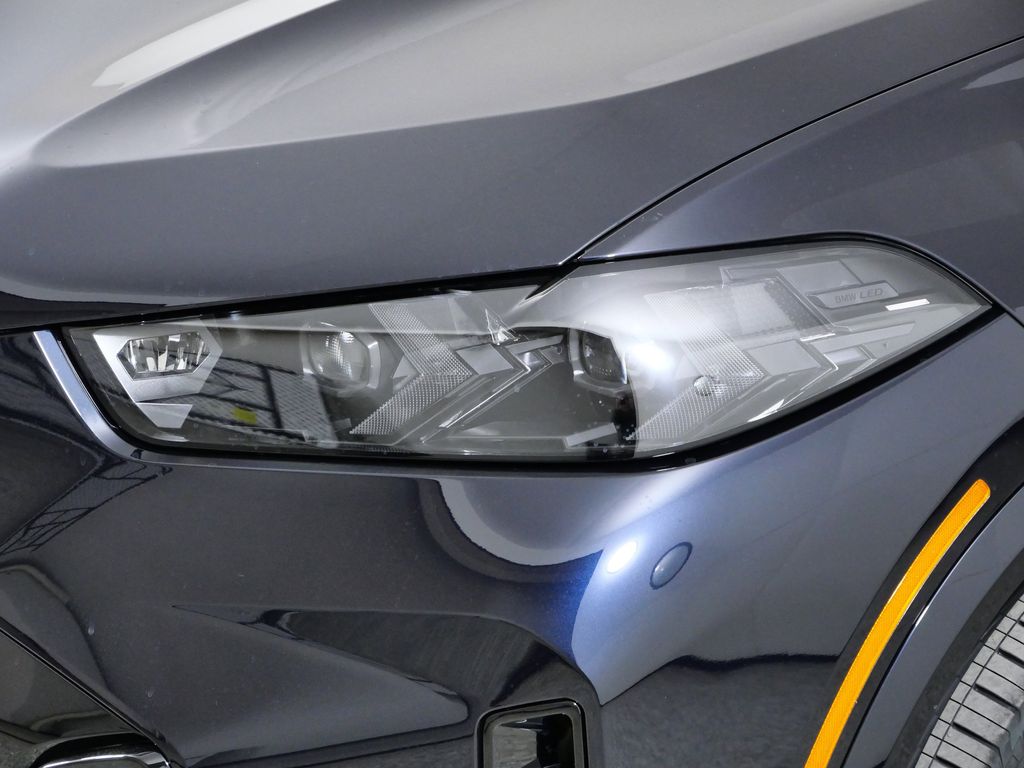 Thumbnail: 2026 BMW X5 - 3