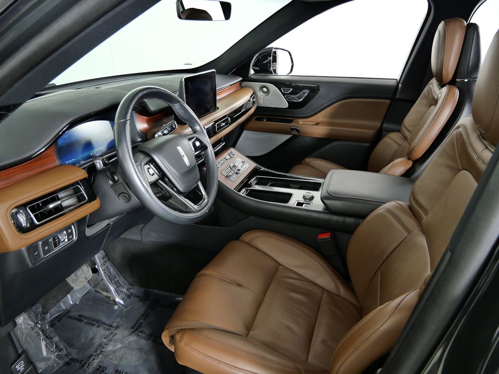 Thumbnail: 2023 Lincoln Aviator - 34