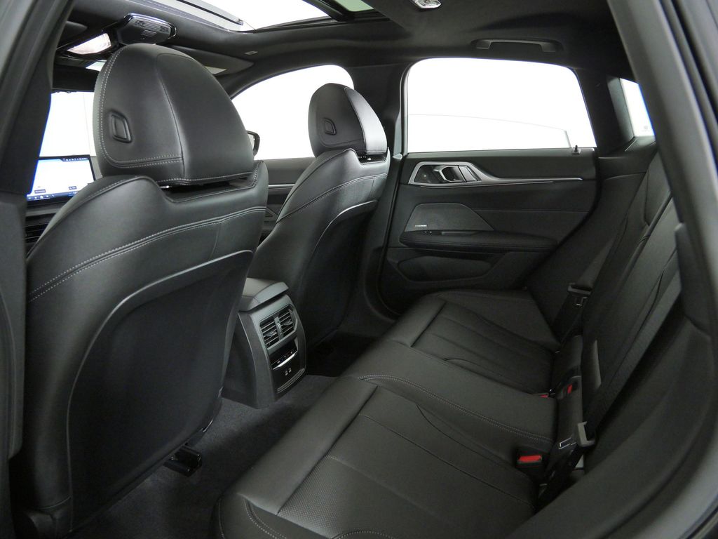 Thumbnail: 2026 BMW 4 Series - 29