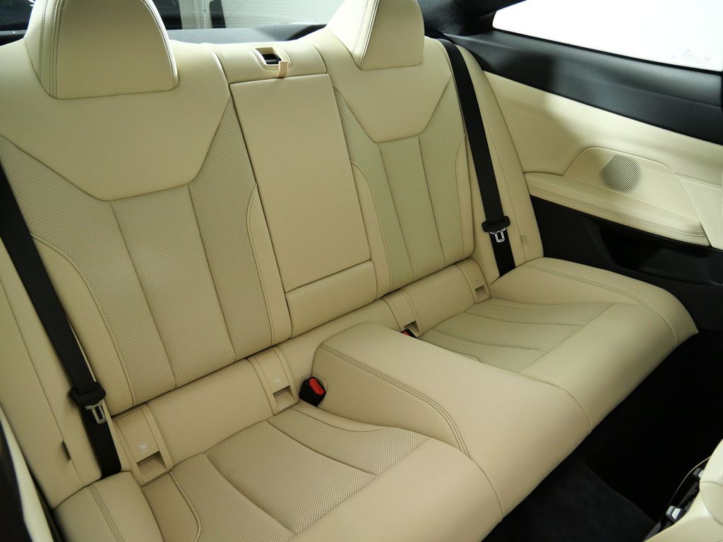 Thumbnail: 2025 BMW 4 Series - 30