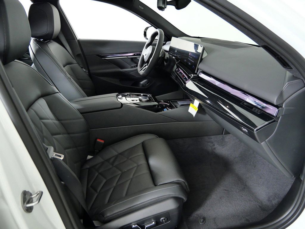 Thumbnail: 2026 BMW 5 Series - 20
