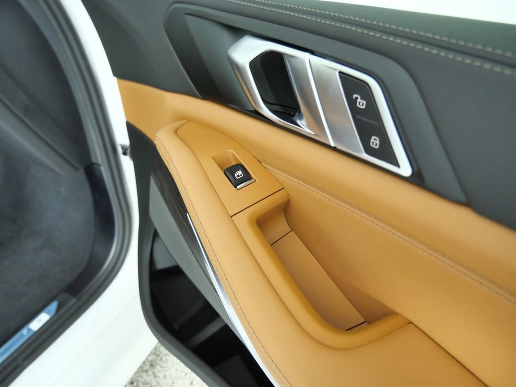 Thumbnail: 2026 BMW X5 - 21