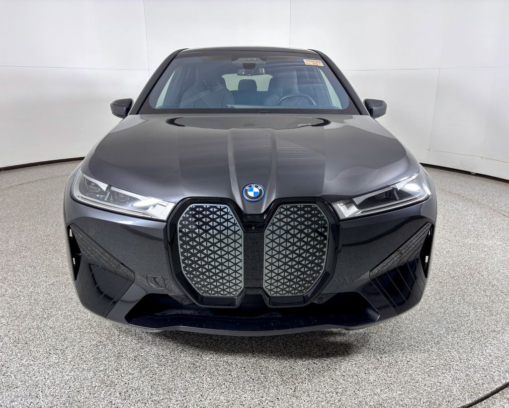Thumbnail: 2023 BMW iX - 3