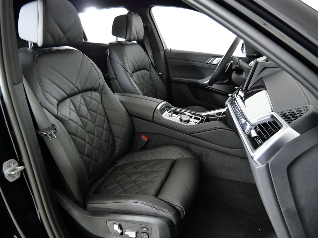 Thumbnail: 2026 BMW X6 - 21