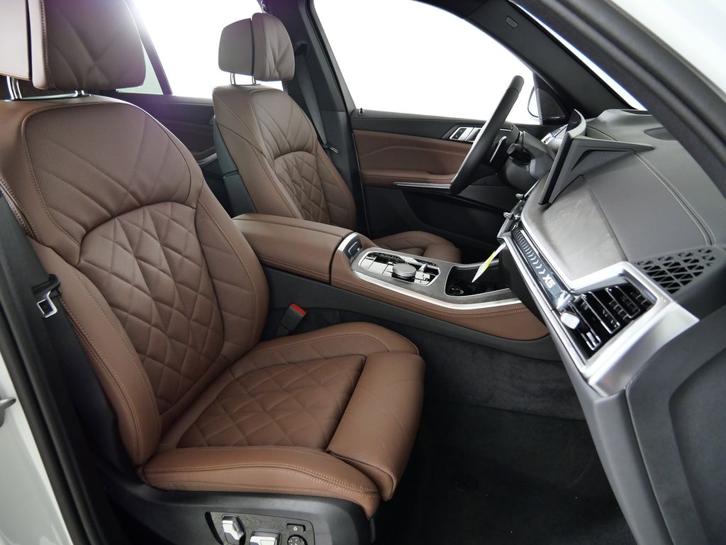 Thumbnail: 2026 BMW X5 - 21