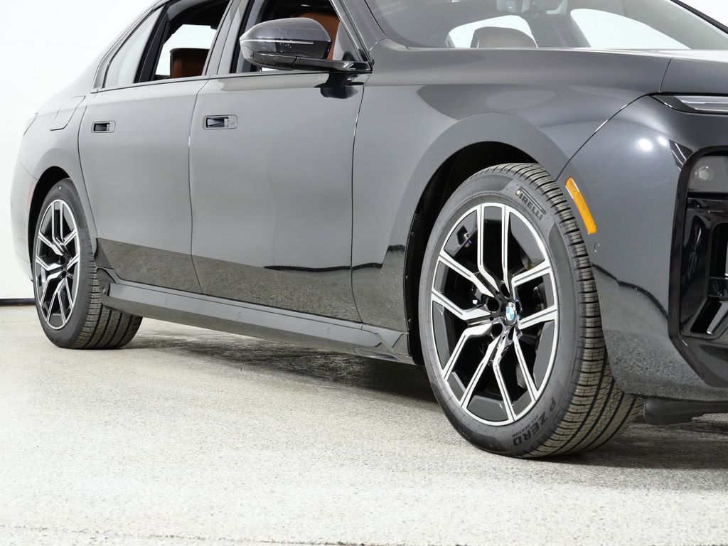 Thumbnail: 2026 BMW 7 Series - 6