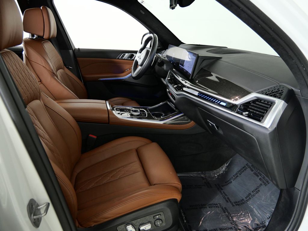 Thumbnail: 2024 BMW X7 - 24