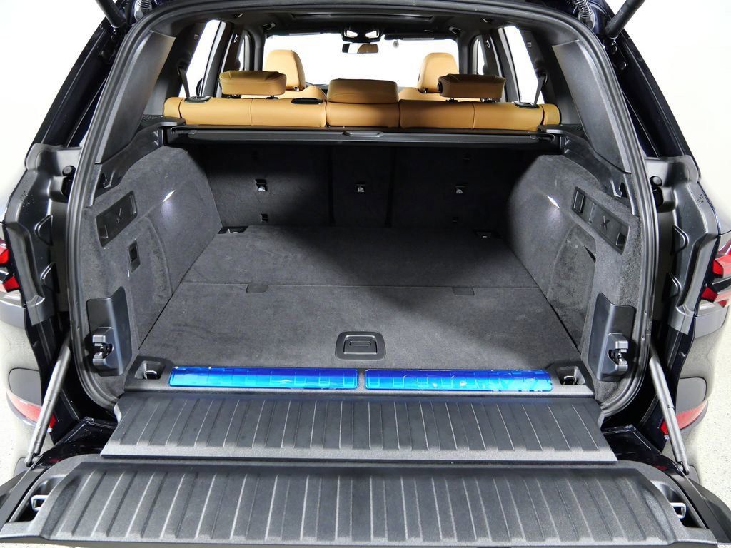 Thumbnail: 2026 BMW X5 - 29