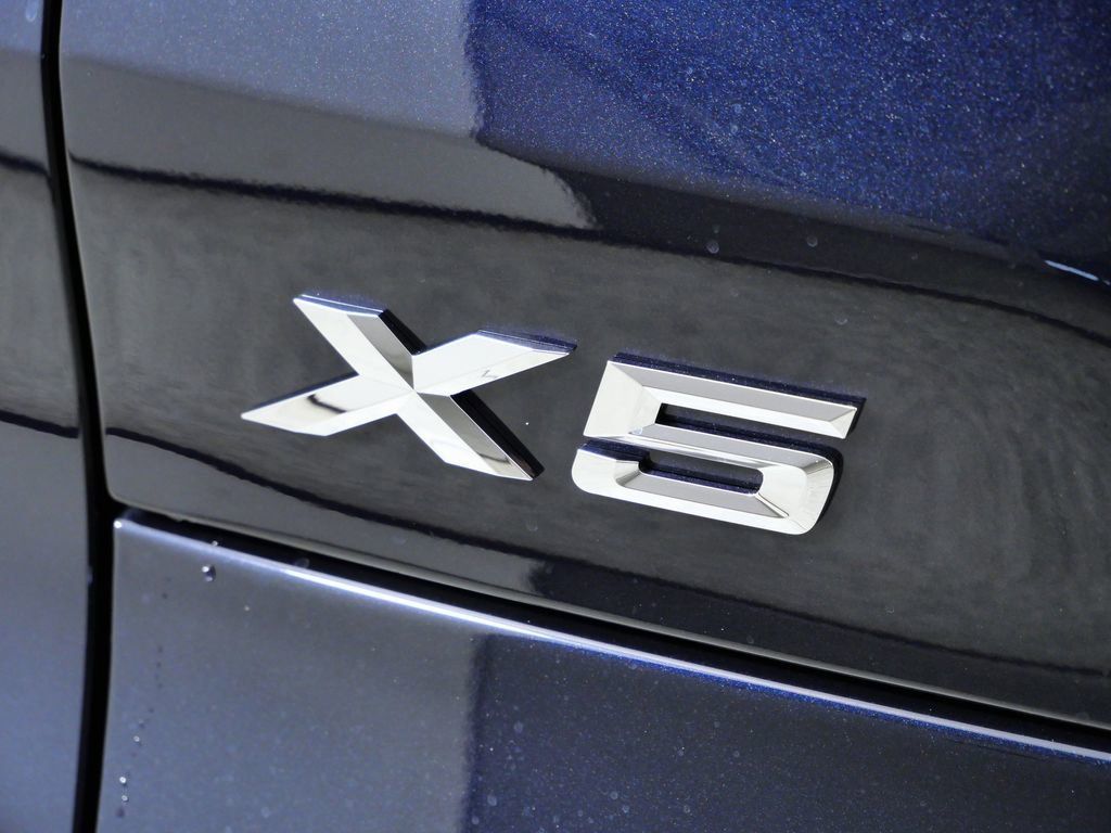 Thumbnail: 2026 BMW X5 - 15