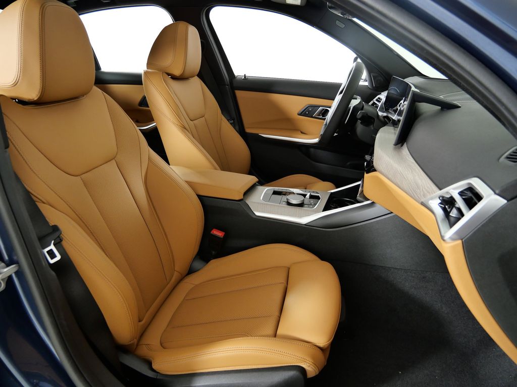 Thumbnail: 2025 BMW 3 Series - 21