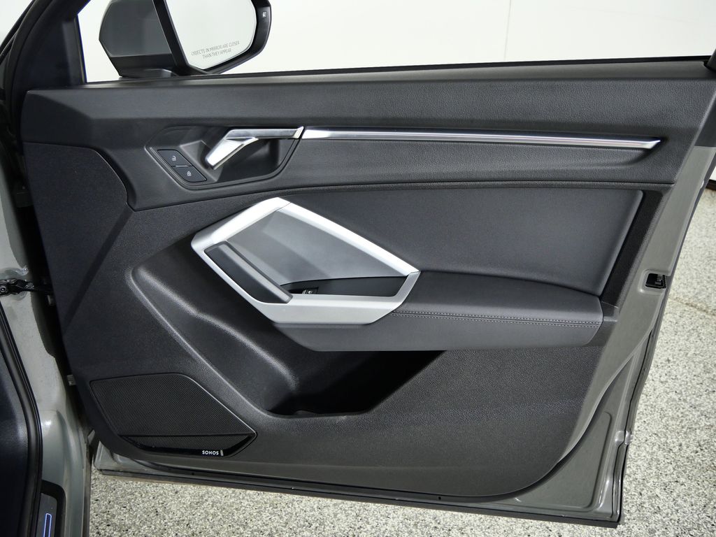 Thumbnail: 2022 Audi Q3 - 20