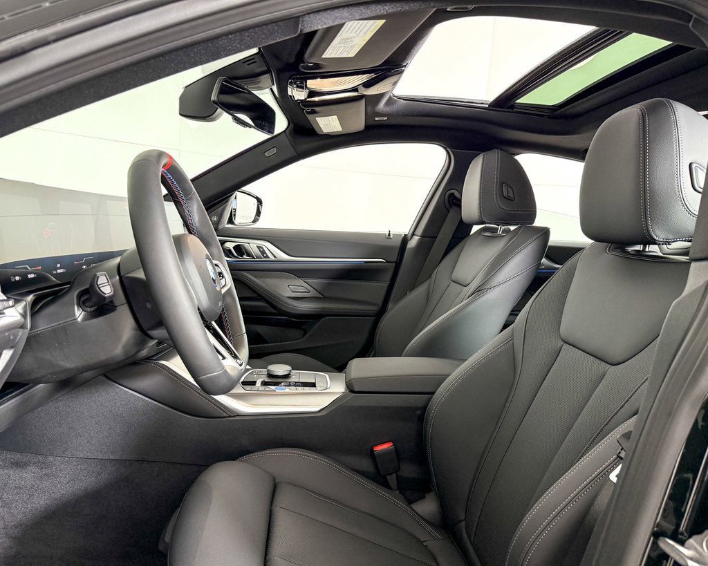 Thumbnail: 2025 BMW i4 - 35